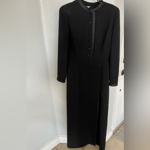 Elegant Black Long Sleeve Dress - Picture 1 of 5